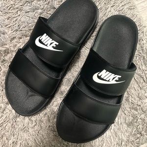 NWOT Nike slides